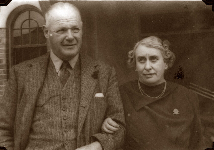 Col Noel Percy & Eileen Adams c1940