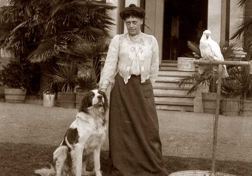 Fanny Adams dog & parrot Melrose c1900